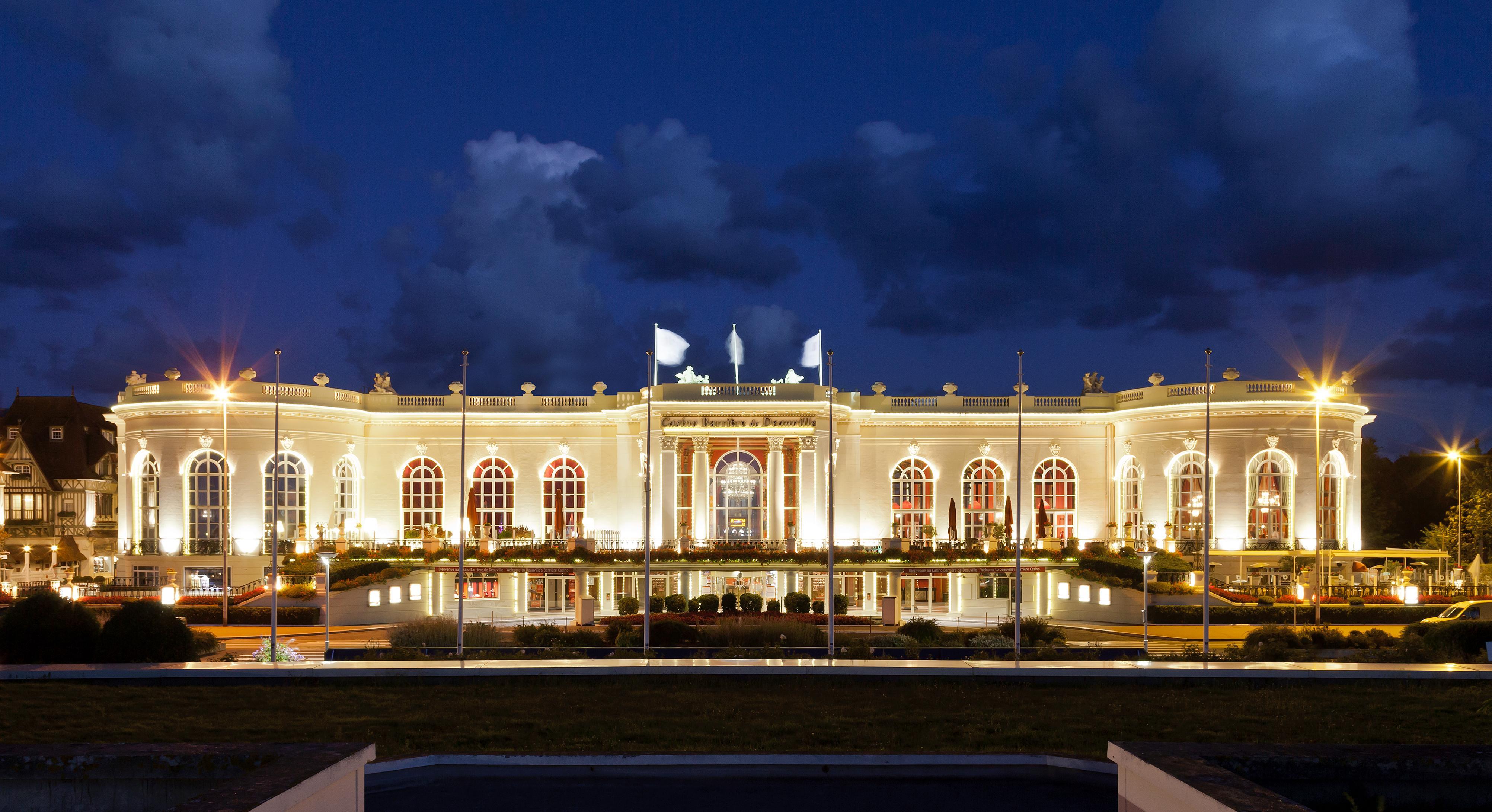Hôtel Barrière Le Royal Deauville Exterior foto