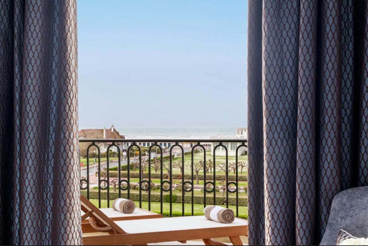 Hôtel Barrière Le Royal Deauville Exterior foto