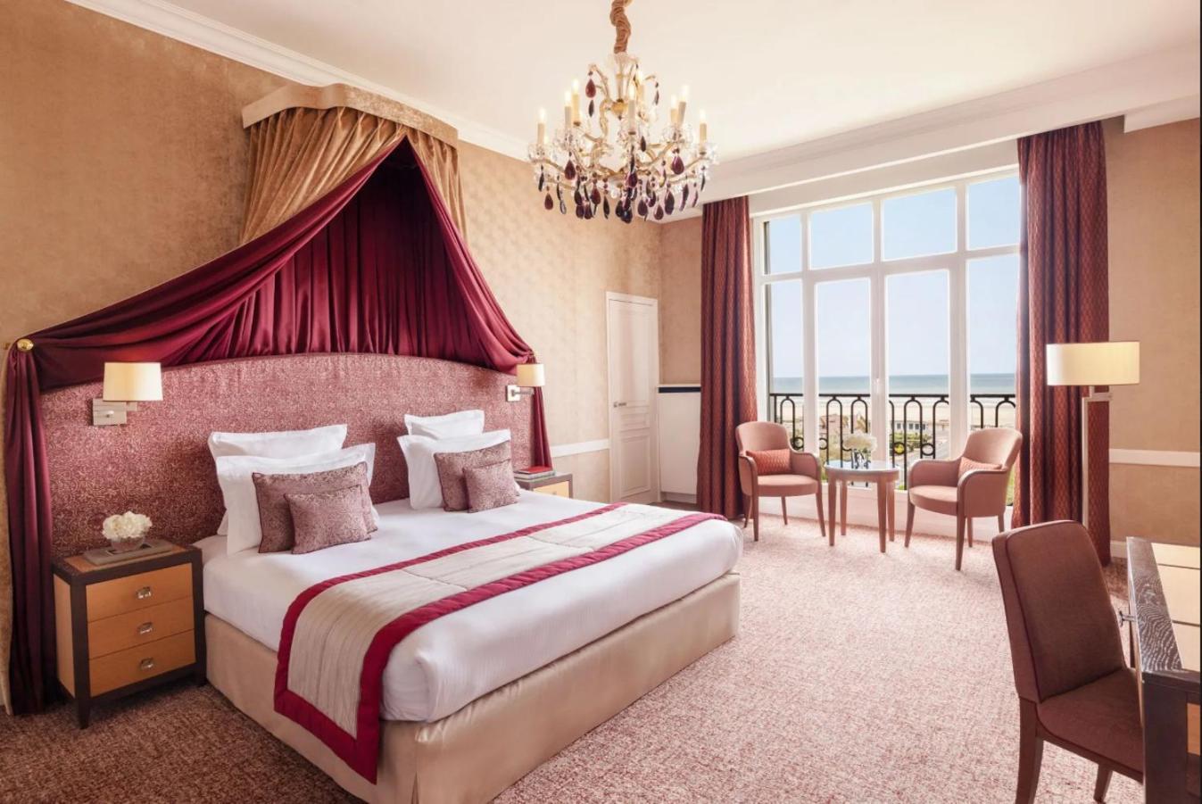 Hôtel Barrière Le Royal Deauville Exterior foto