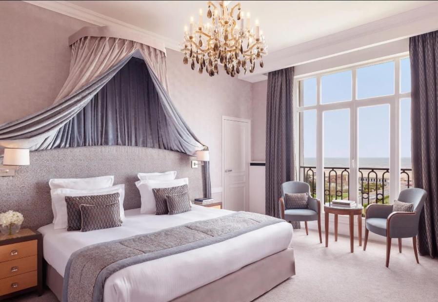 Hôtel Barrière Le Royal Deauville Exterior foto
