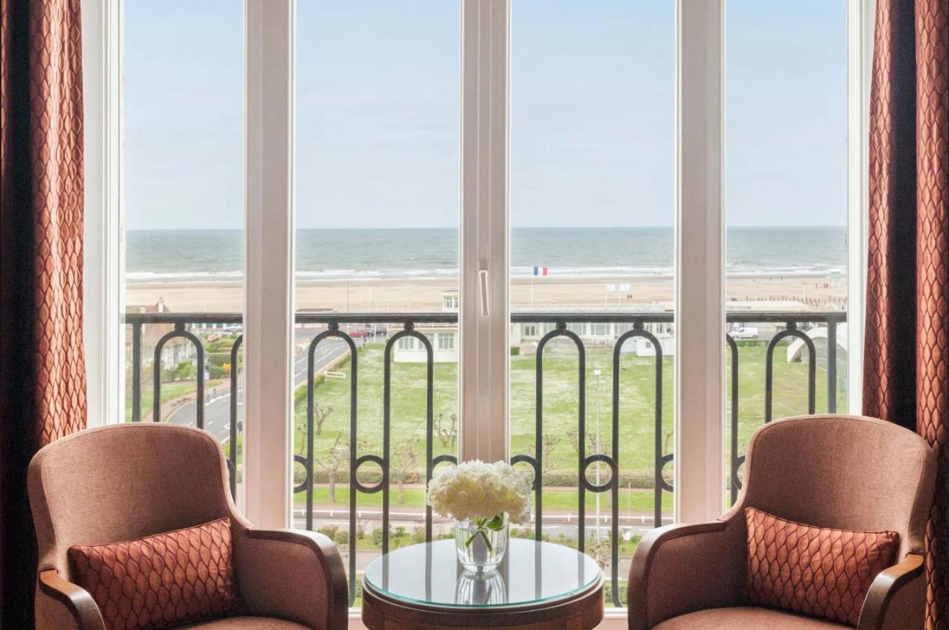 Hôtel Barrière Le Royal Deauville Exterior foto