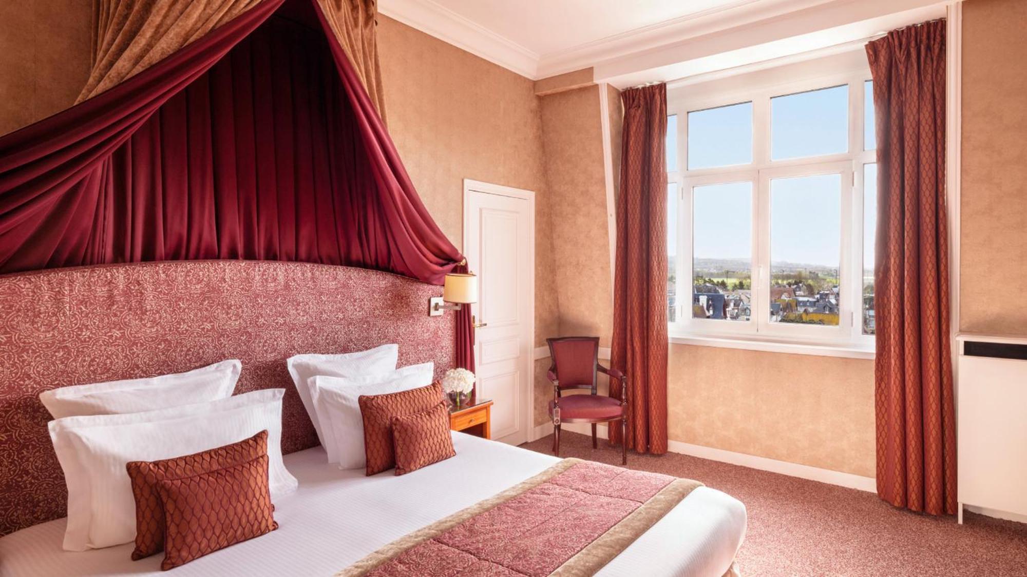 Hôtel Barrière Le Royal Deauville Exterior foto